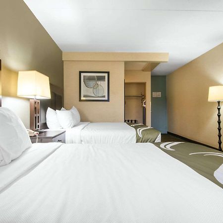 Quality Inn & Suites Charleston - Civic Center Extérieur photo