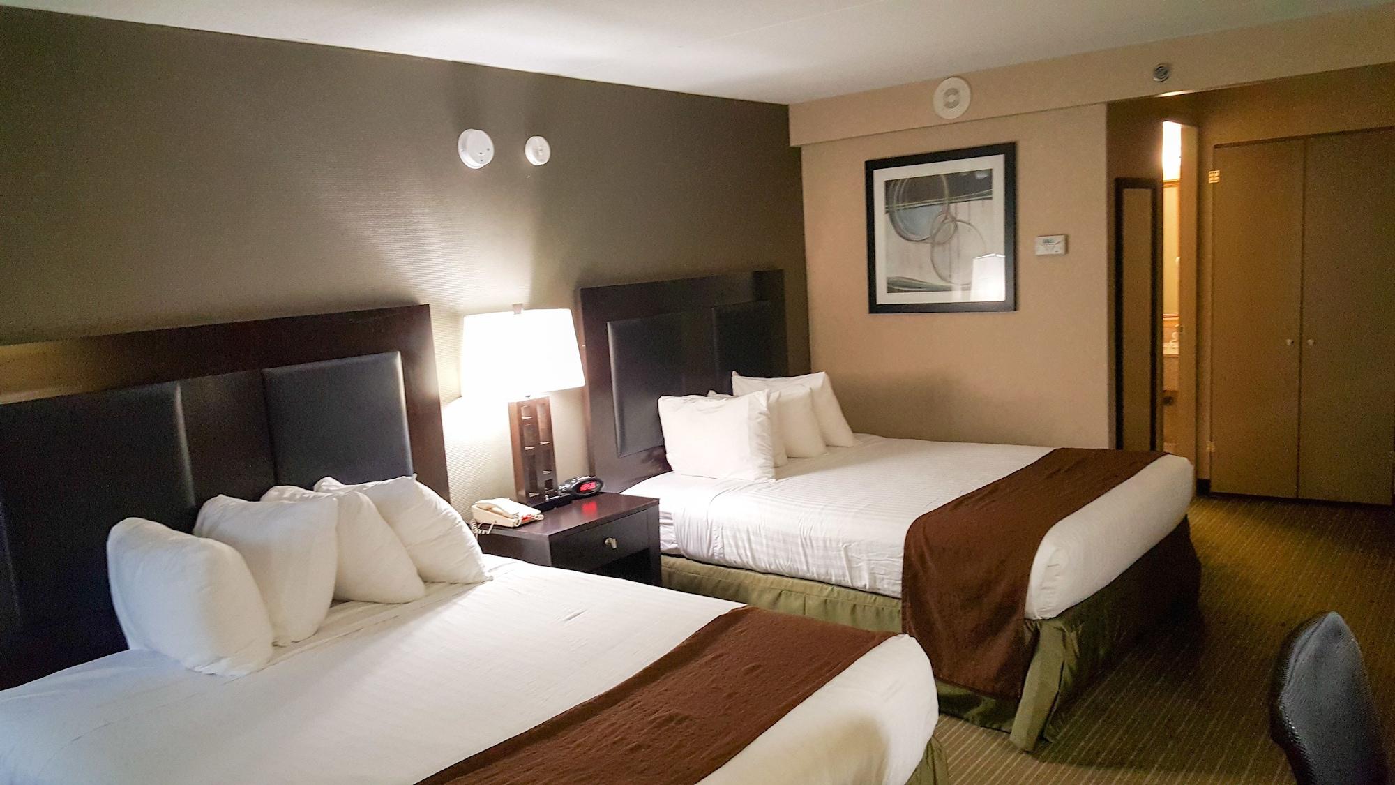Quality Inn & Suites Charleston - Civic Center Extérieur photo