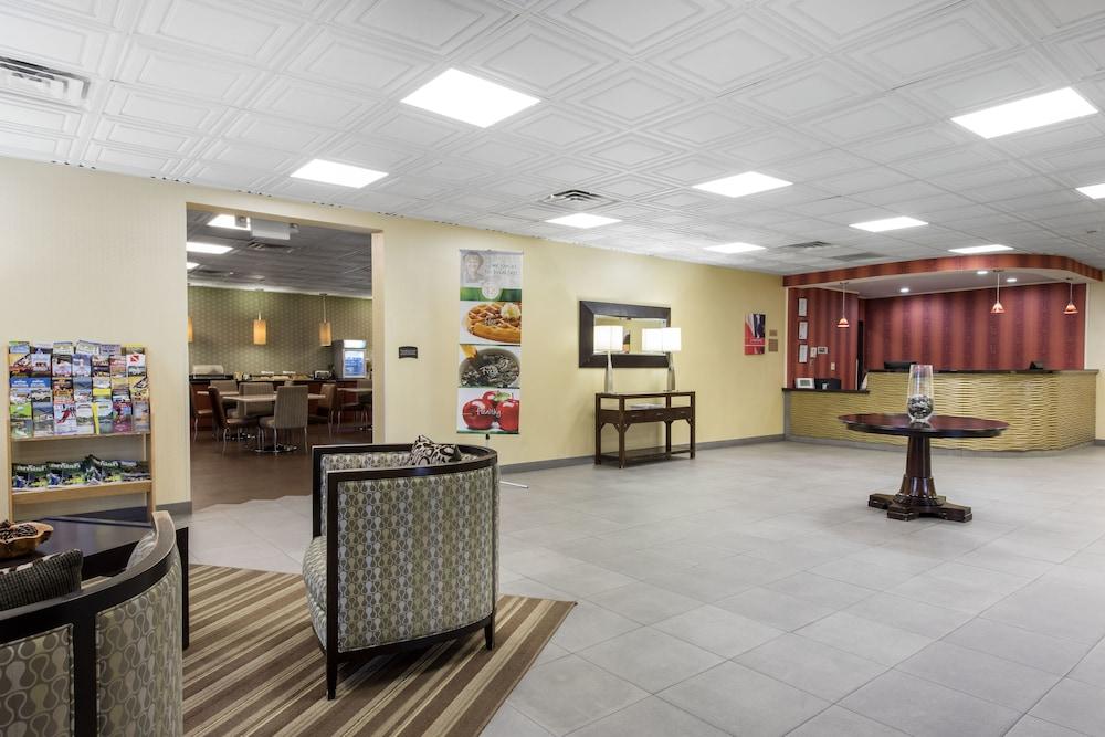 Quality Inn & Suites Charleston - Civic Center Extérieur photo