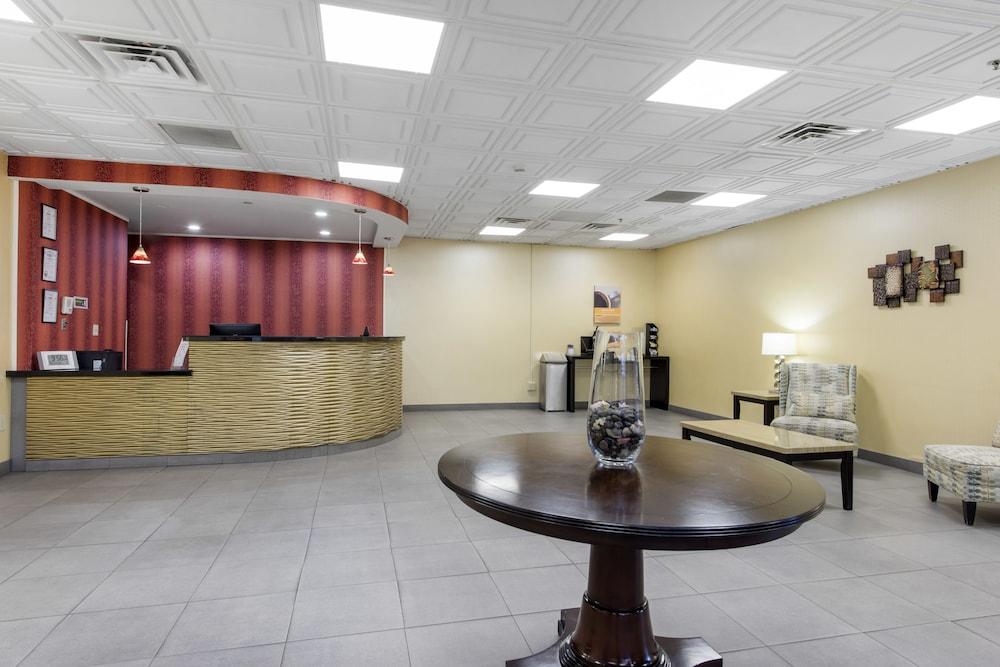 Quality Inn & Suites Charleston - Civic Center Extérieur photo