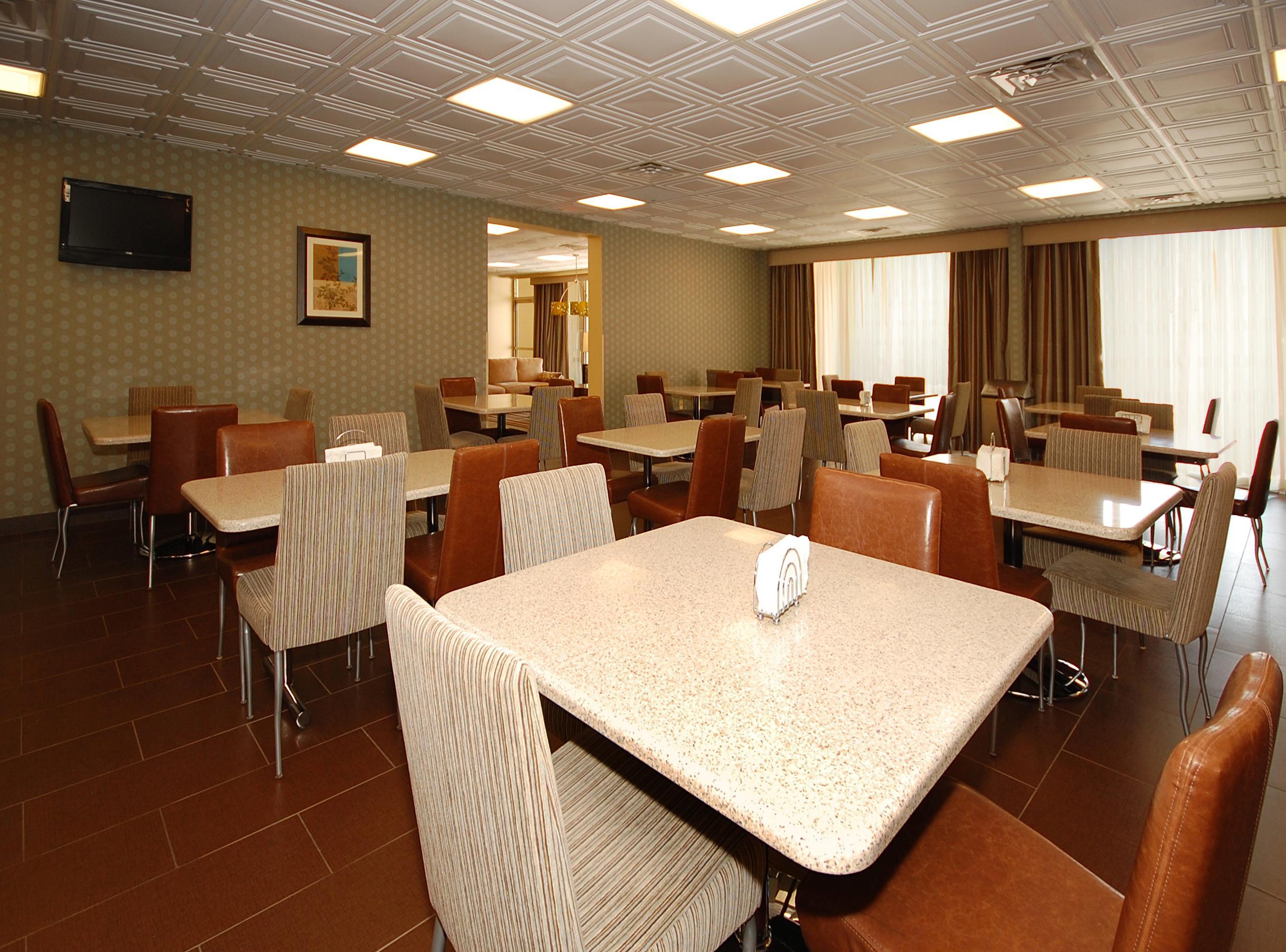 Quality Inn & Suites Charleston - Civic Center Restaurant photo