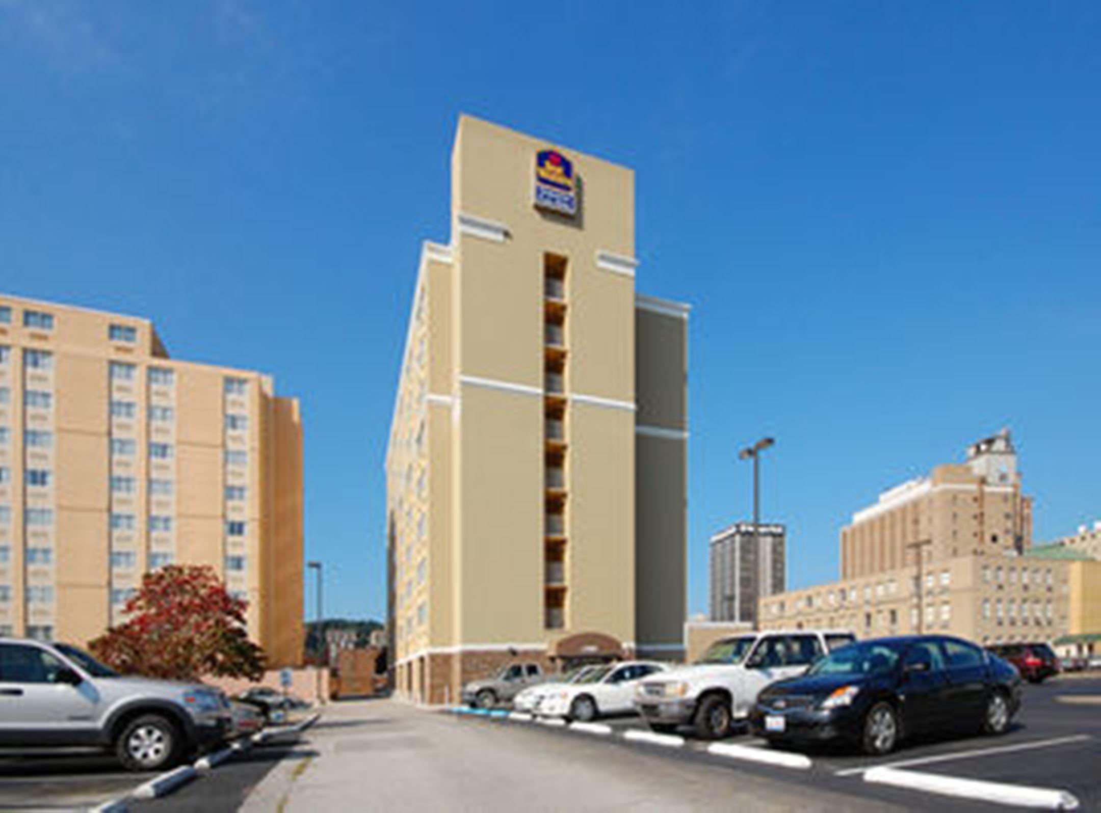Quality Inn & Suites Charleston - Civic Center Extérieur photo