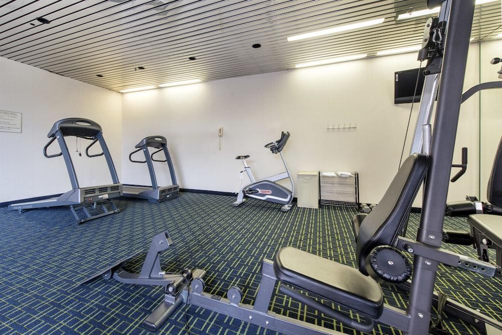 Quality Inn & Suites Charleston - Civic Center Extérieur photo