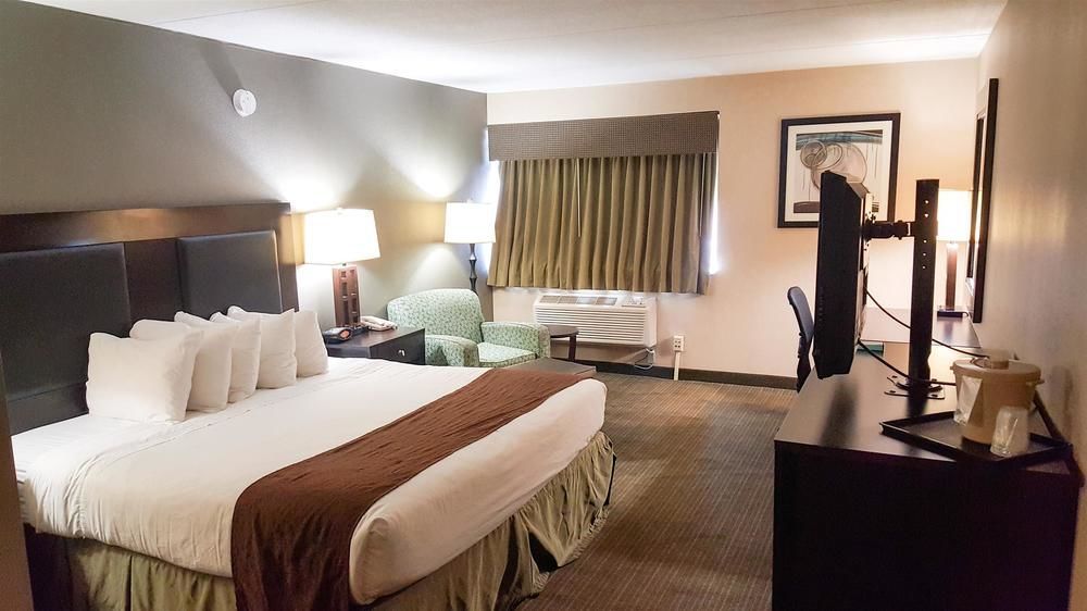 Quality Inn & Suites Charleston - Civic Center Extérieur photo