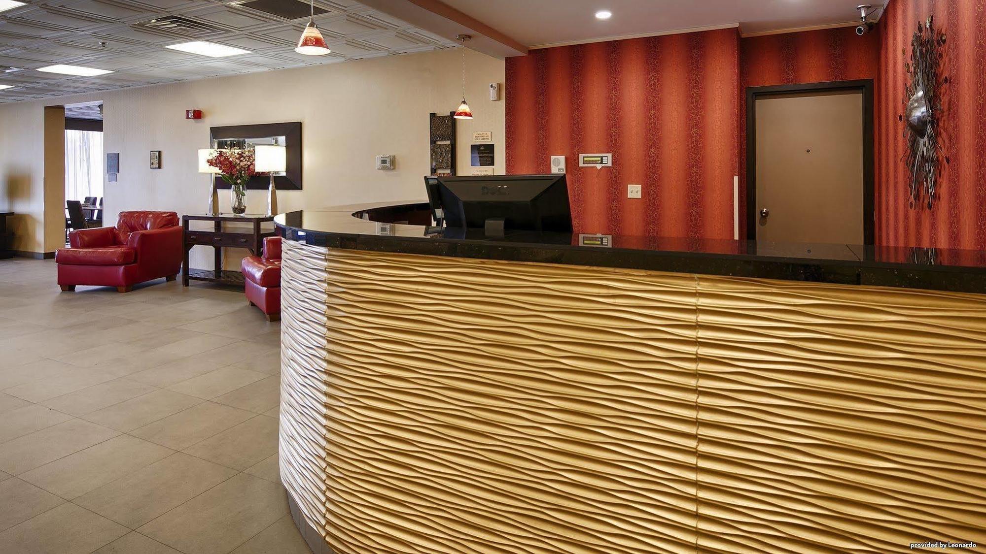Quality Inn & Suites Charleston - Civic Center Extérieur photo