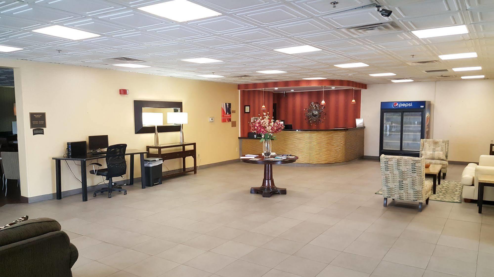 Quality Inn & Suites Charleston - Civic Center Extérieur photo