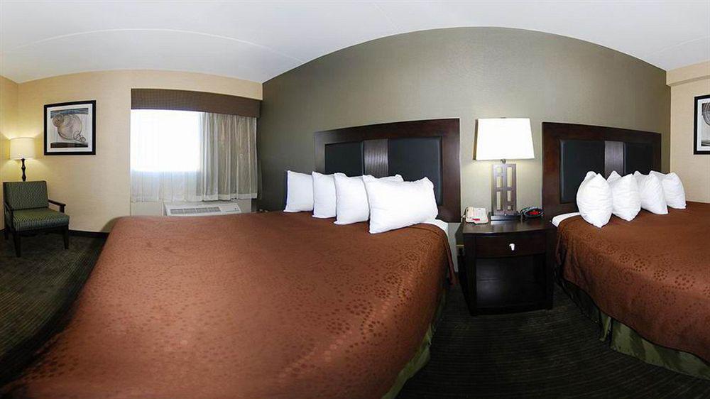Quality Inn & Suites Charleston - Civic Center Extérieur photo